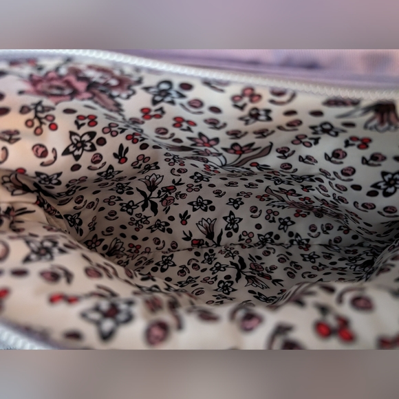 Vera Bradley Performance Twill Triple Compartment Crossbody in Lavender Sky NWT! - Picture 3 of 6